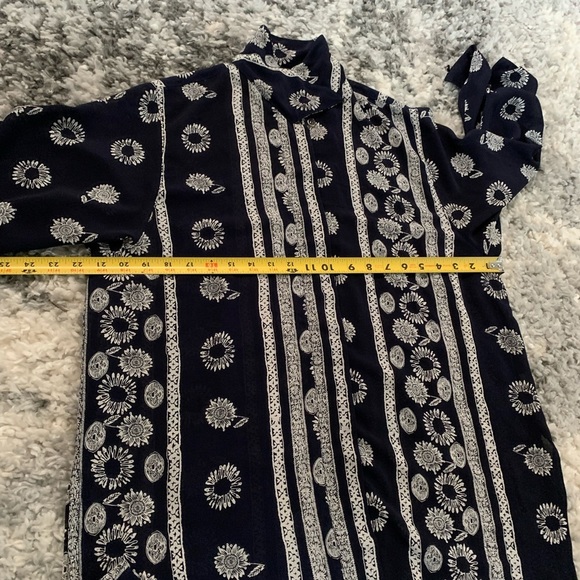 Angel Fashion Women’s Navy blue and White Printed Long Sleeve Blouse Siz… - Picture 7 of 17